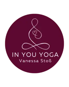 Bild von meinem Logo gezeichnete Person auf dunkelrotem Hintergrund mit der Aufschrift In You Yoga Vanessa Stoß